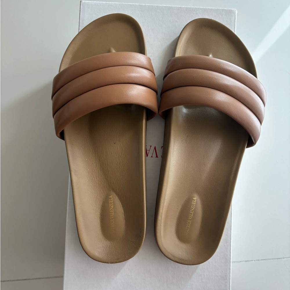 Beatrice Valenzuela classic Sandalia in Sand (Men’s size 5/woman size 7)